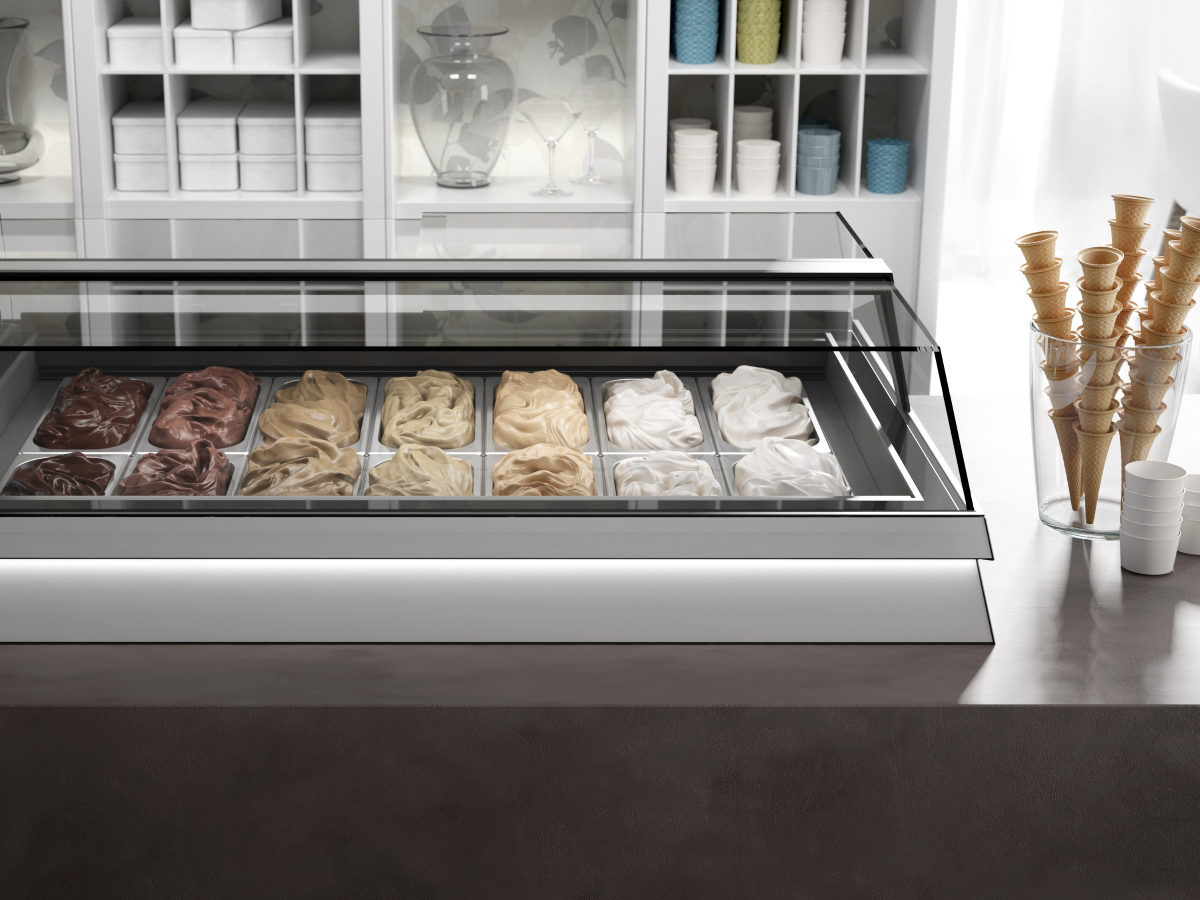 Orion Jobs Eisvitrine