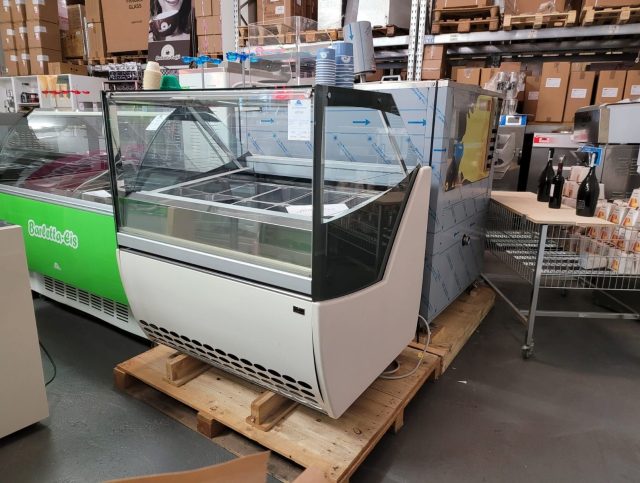 Barletta-Eis GmbH, Schnäppchenmarkt für Kaffeemaschinen, Eisvitrinen